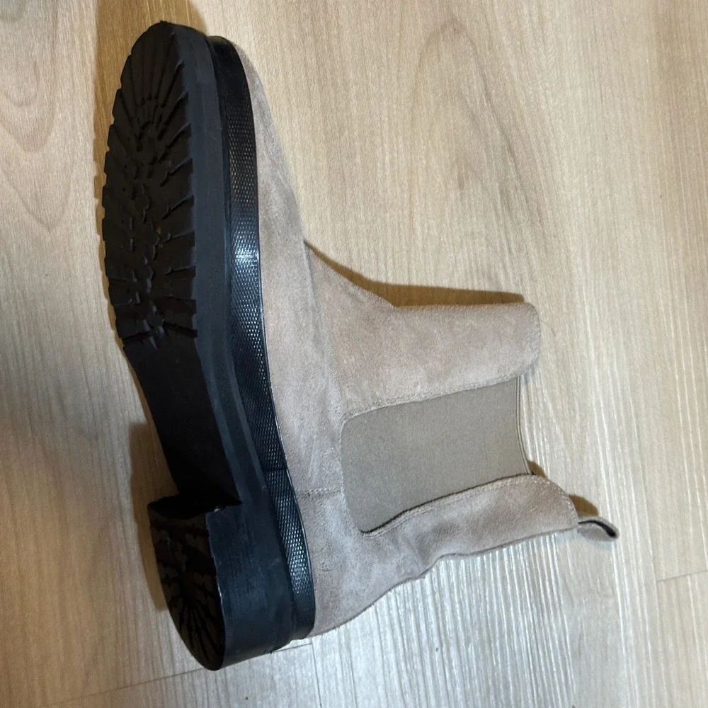 Aerosoles Camila Chelsea Boots‎ Taupe 8 Women Suede Lug Sole Ankle Gorpcore